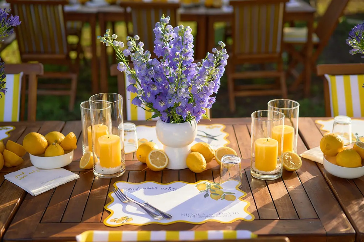 Welcome party table details lavender lemon Paolo Cicognani