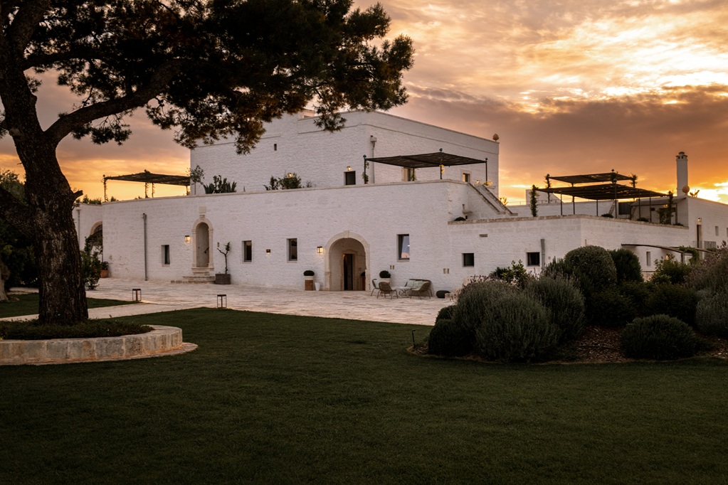 Masseria AuraTerrae wedding sunset