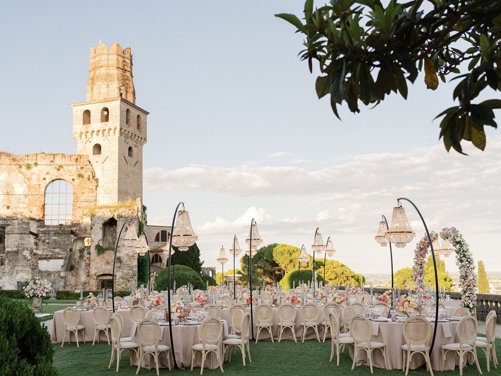 Your signature wedding at Castello San Salvatore